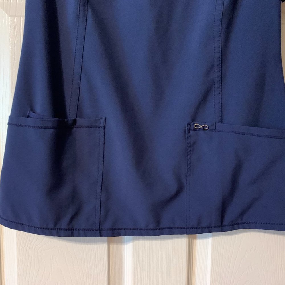 Cherokee Infinity Scrub Top - Picture 4 of 7